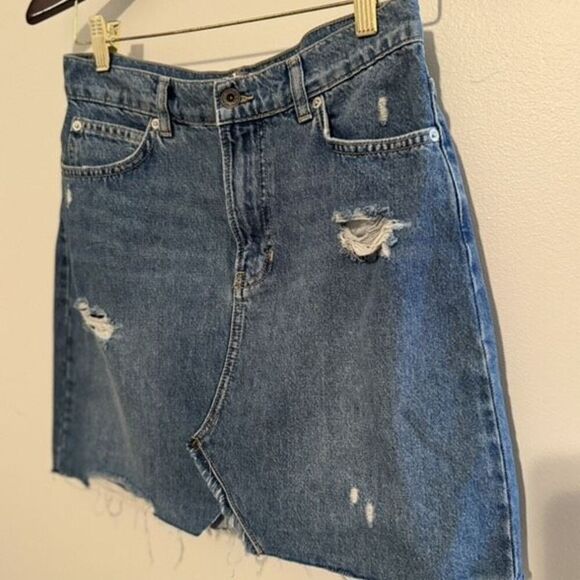 FREE PEOPLE WE THE FREE Hallie Blue Denim Distressed Mini Skirt Size 27 NWOT - Picture 1 of 11